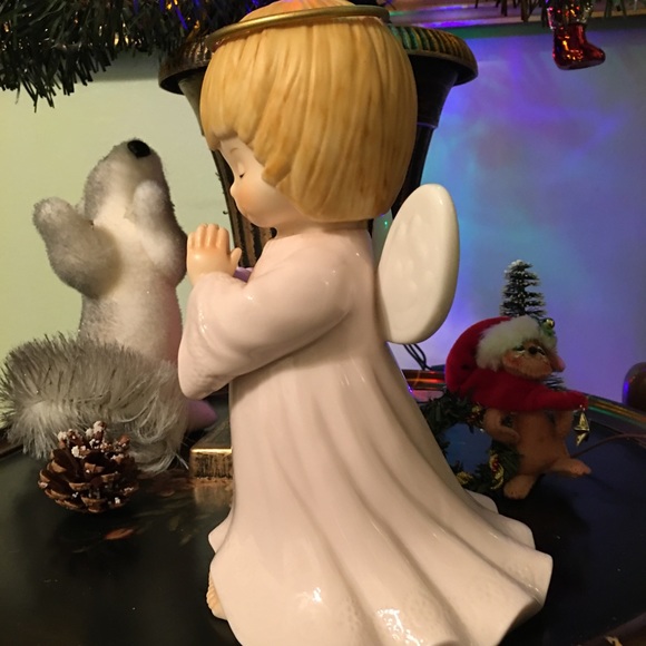 Winking angel - Picture 3 of 7